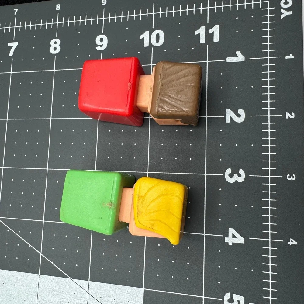 Fisher Price Little People Figures Kids‎ 2pc Red Green Good Vintage 1990s Chunky